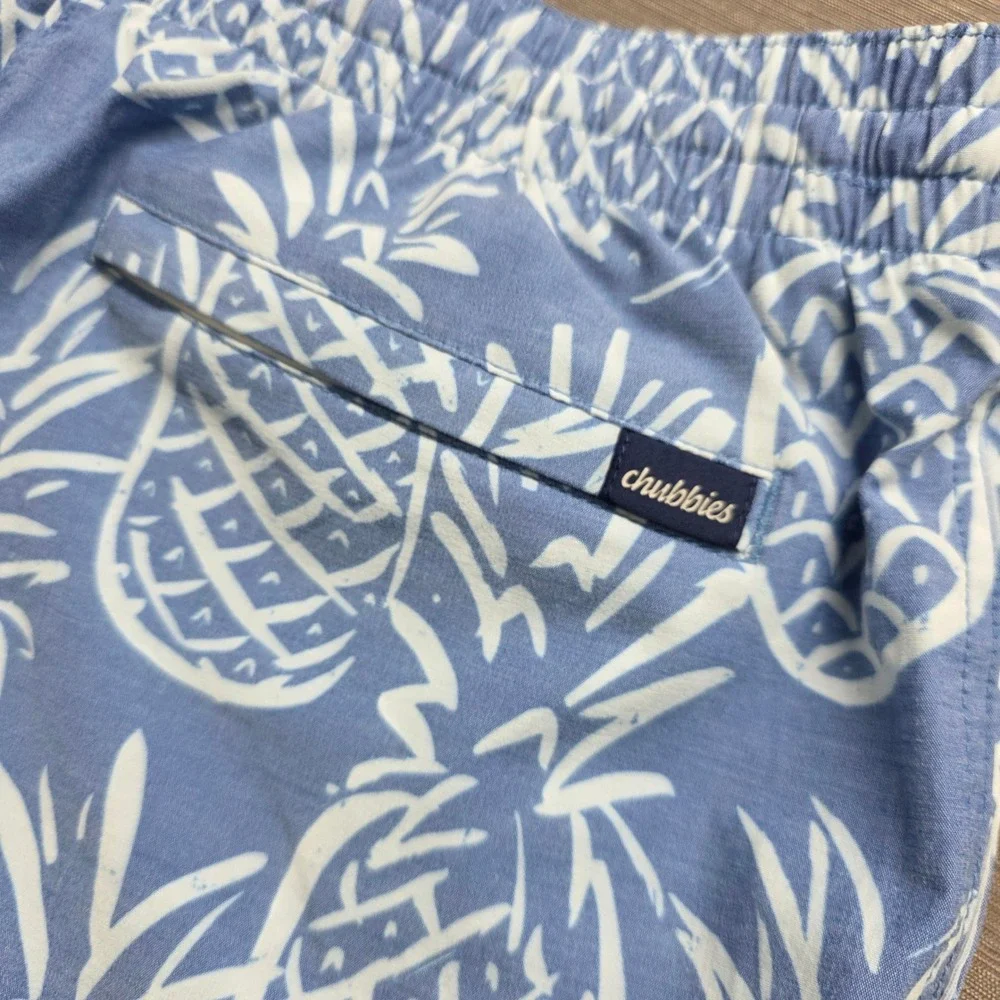 chubbies Light Blue Pineapple Print Swim Trunks 4” Inseam